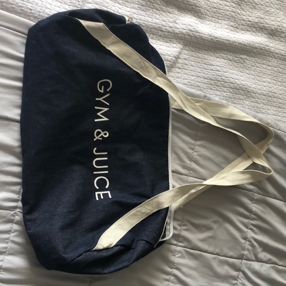 **LAST CHANCE CLOSET CLEAN OUT** Gym and Juice gym bag